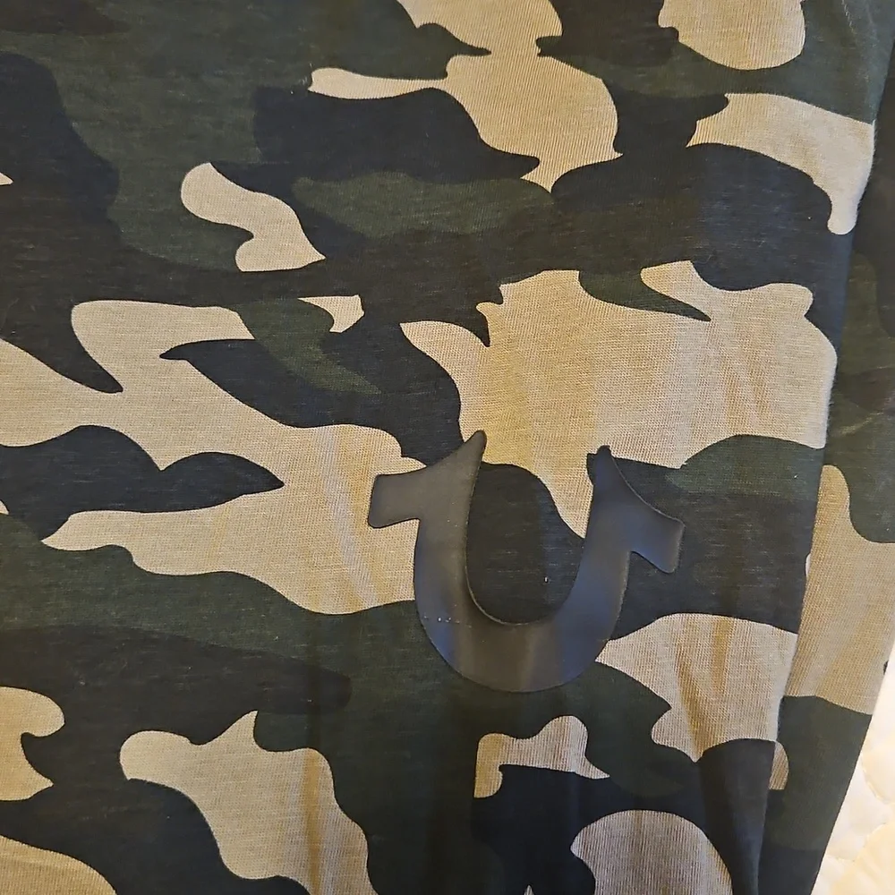 NWT True Religion Camo Print Long Sleeve Tee